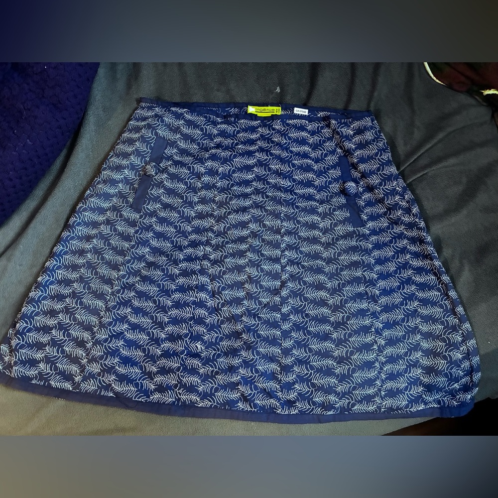 Ingénue New York Navy and White embroidery Leaf Skirt